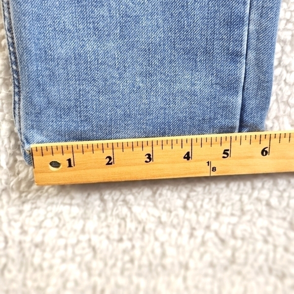 Old Navy Men's Slim Fit Medium Wash Rip and Repair Design Size 29x30 - Picture 7 of 7